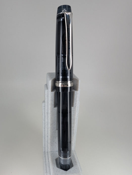 *Consignment* Pilot Custom Heritage 92 Smoke Fountain Pen 14k Gold Medium Nib