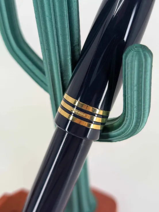 *Consignment* Conway Stewart Series 100 "The Commander" Fountain Pen (F)