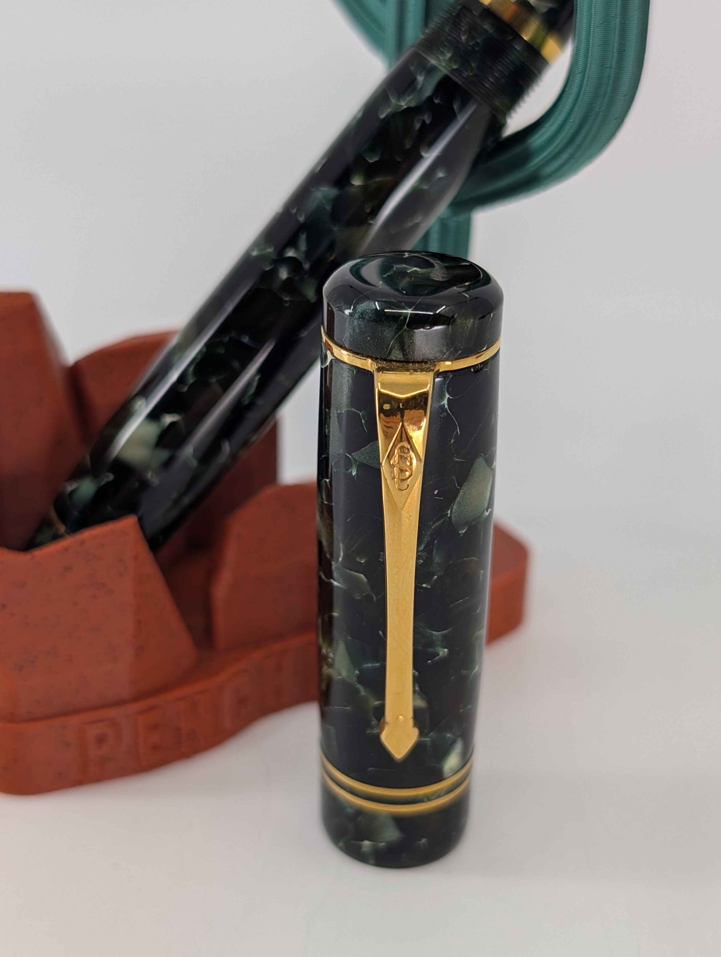 *Consignment* Conway Stewart Winston FP (B) - Classic Green No. 80