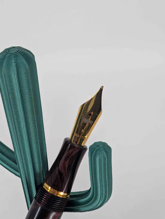 *Consignment* Conway Stewart Wordsworth FP (M to Italic) - Cardinal Ripple Ebonite