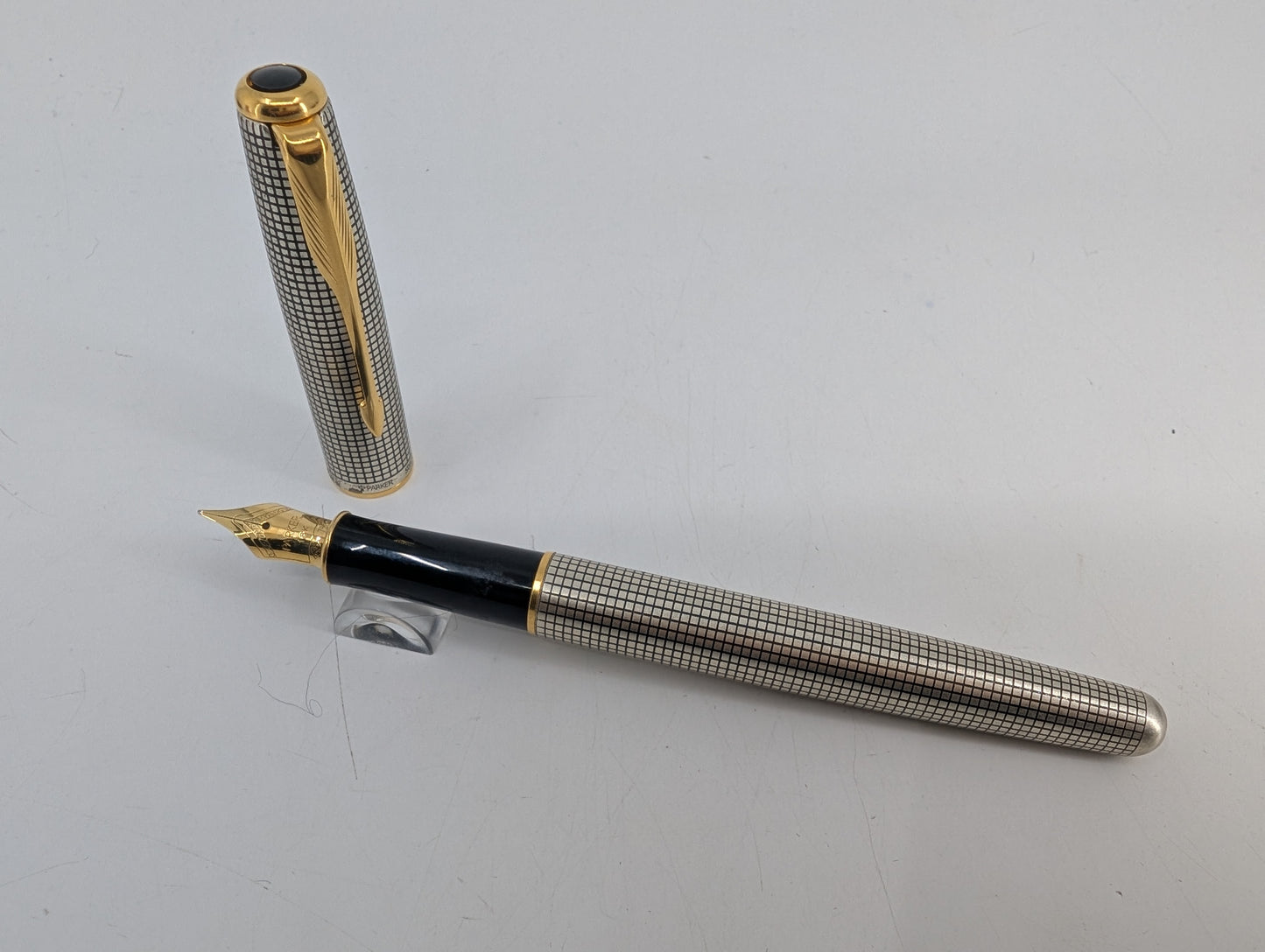 *Consignment" Parker Sonnet Cisele Fountain Pen 14k Gold Fine Nib No Box