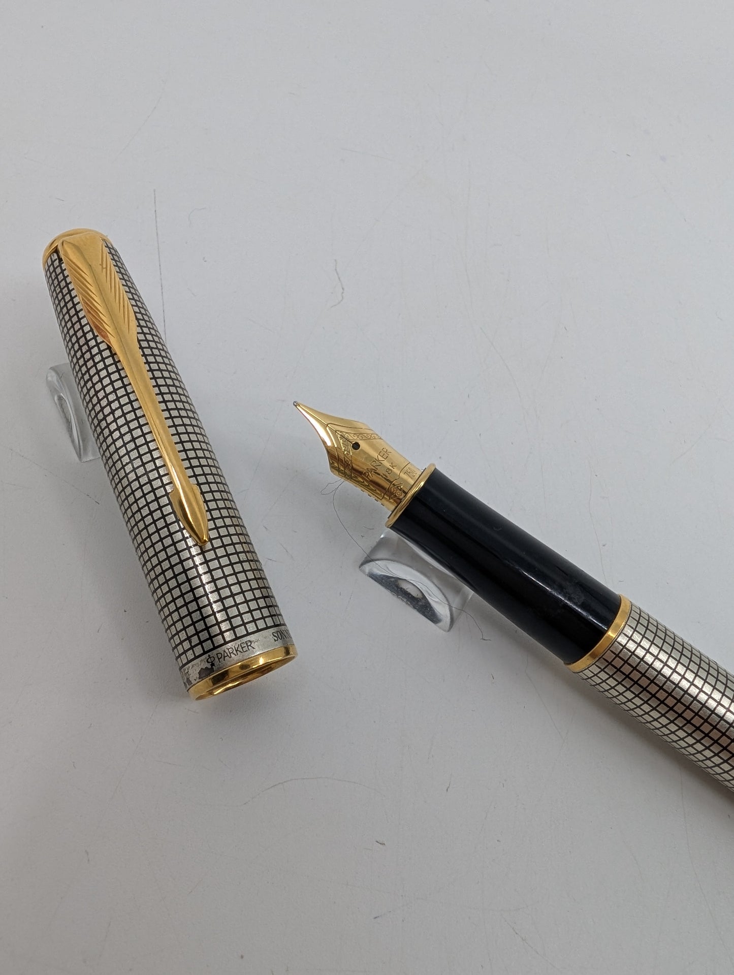 *Consignment" Parker Sonnet Cisele Fountain Pen 14k Gold Fine Nib No Box