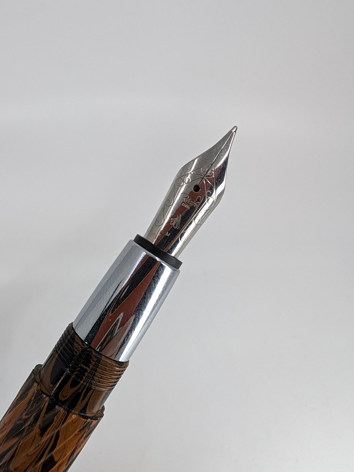 Recife Ebonite Tuxedo Fountain Pen Medium Nib