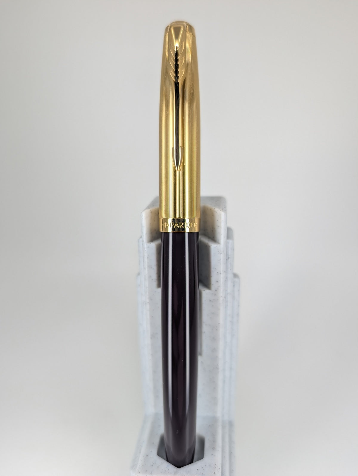 *Consignment* Parker 51 Plum w/ Gold Fountain Pen 18k Gold Medium Nib