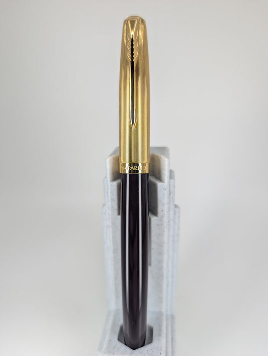 *Consignment* Parker 51 Plum w/ Gold Fountain Pen 18k Gold Medium Nib