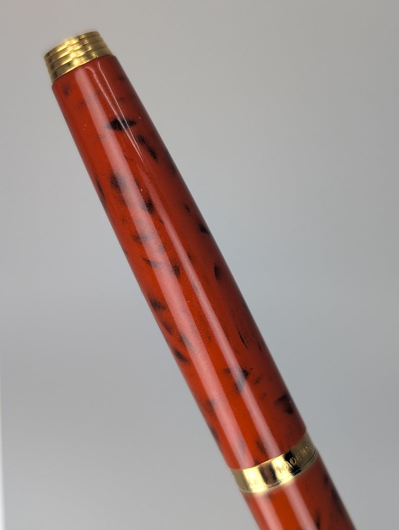 *Consignment* Parker 75 Coral Chinese Lacquer Fountain Pen 18k Gold Medium Nib