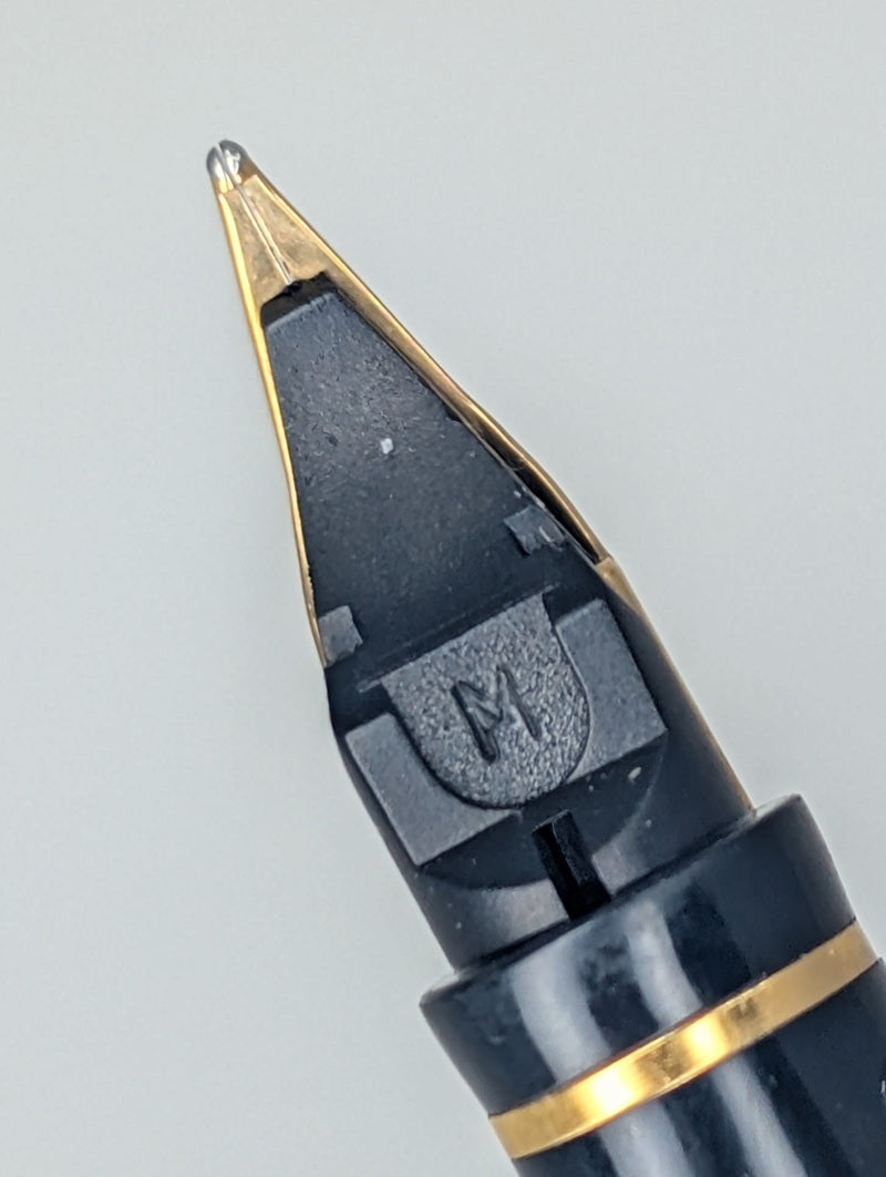*Consignment* Parker 75 Coral Chinese Lacquer Fountain Pen 18k Gold Medium Nib