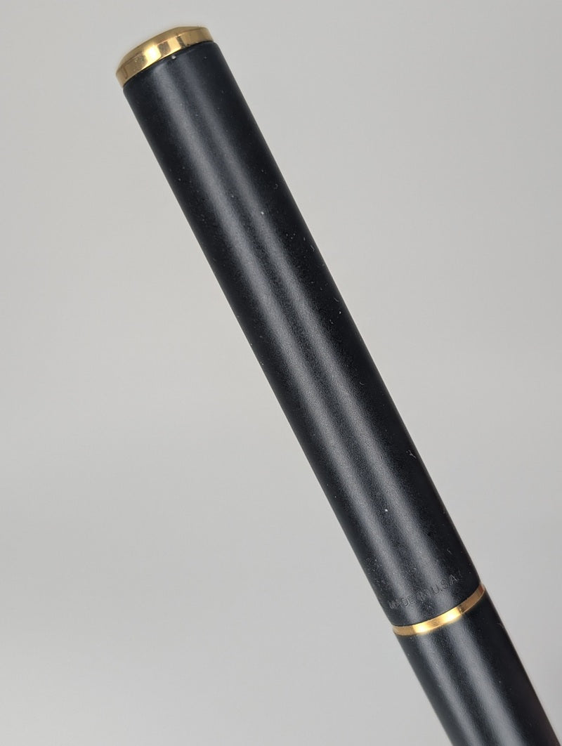 *Consignment* Parker Arrow "Flighter" Black / Gold Fountain Pen Medium Nib
