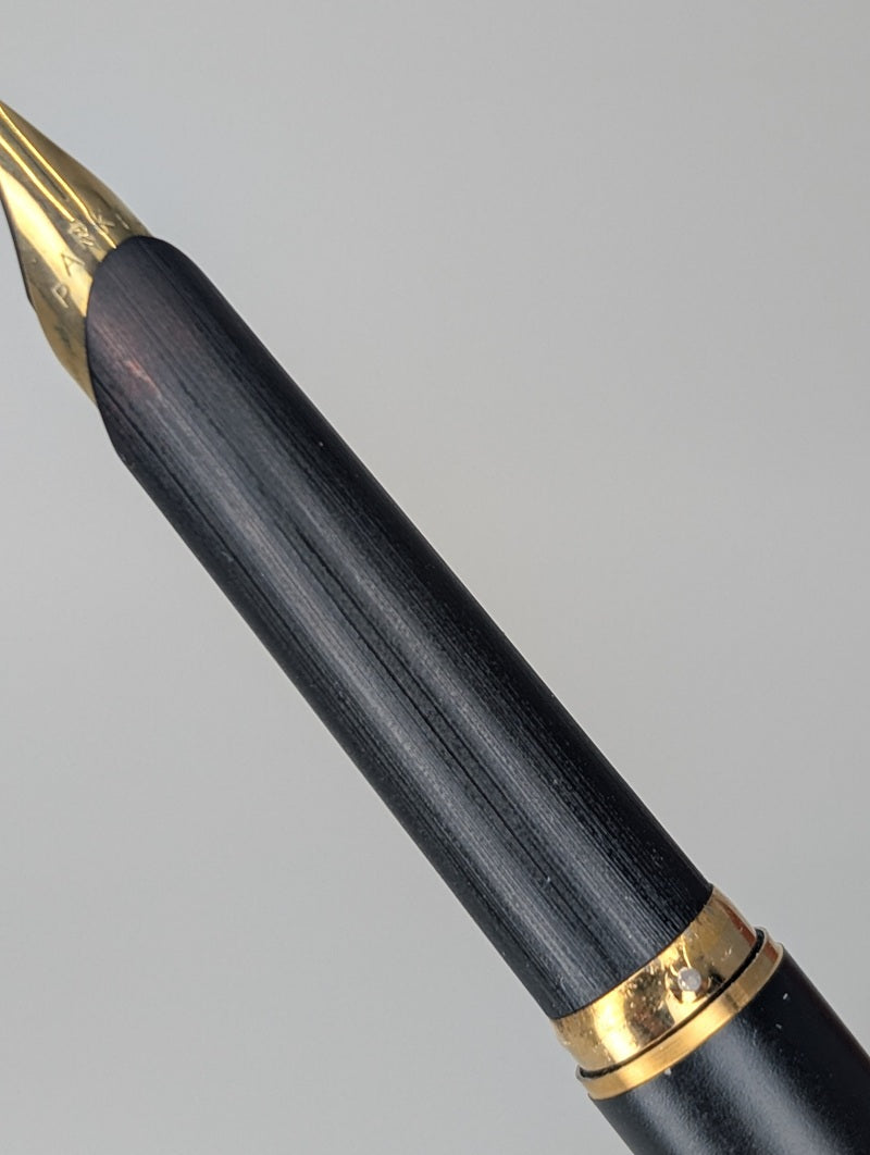 *Consignment* Parker Arrow "Flighter" Black / Gold Fountain Pen Medium Nib