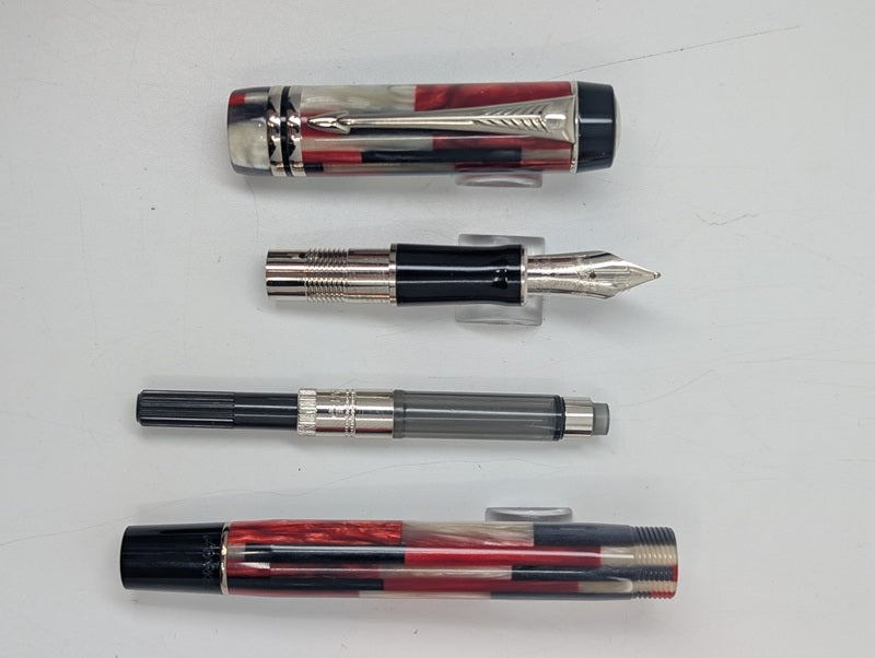 *Consignment* Parker Duofold Red Mosaic Fountain Pen 18k Gold Medium Nib