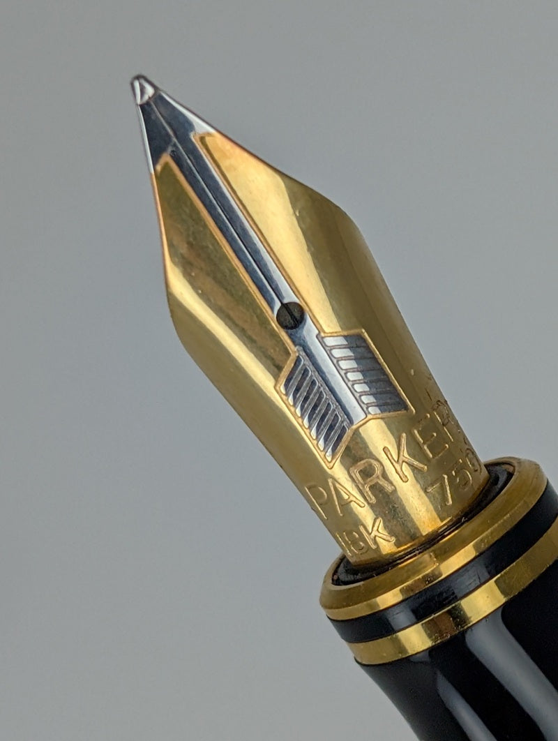 *Consignment* Parker International Duofold Burgundy Marble Fountain Pen 18k Gold Fine Nib