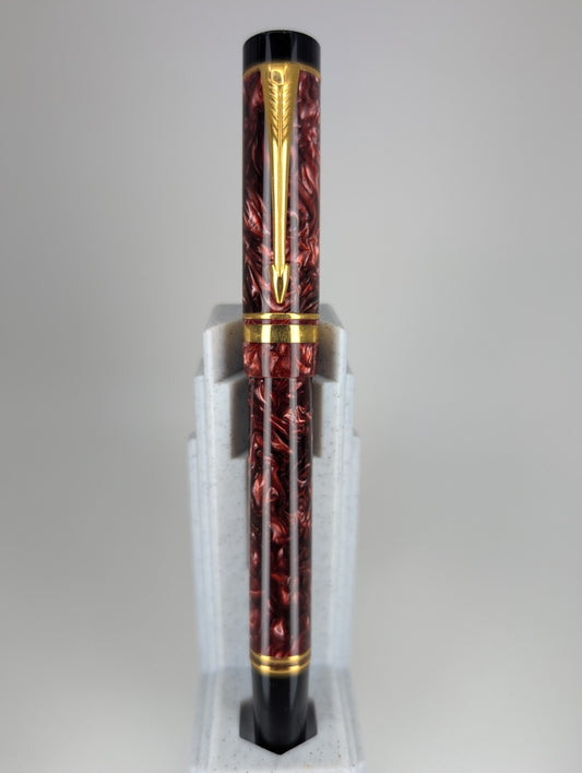 *Consignment* Parker International Duofold Burgundy Marble Fountain Pen 18k Gold Fine Nib