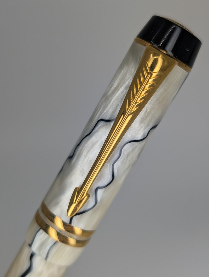 *Consignment* Parker International Duofold White Marble Fountain Pen 18k Gold Fine Nib