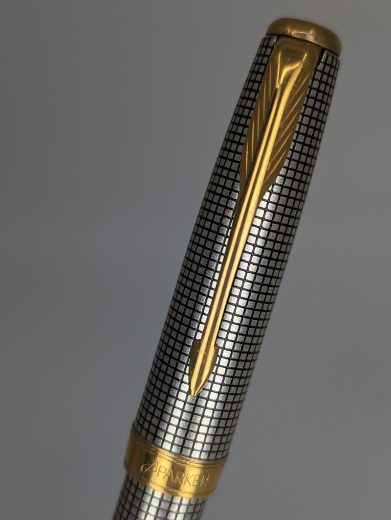 *Consignment* Parker Sonnet Cisele Fountain Pen 18k (F) / Ballpoint Pen Set