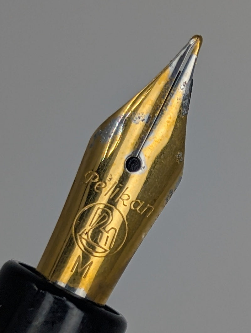 *Consignment* Pelikan 120 Black / Gold Fountain Pen Medium Nib