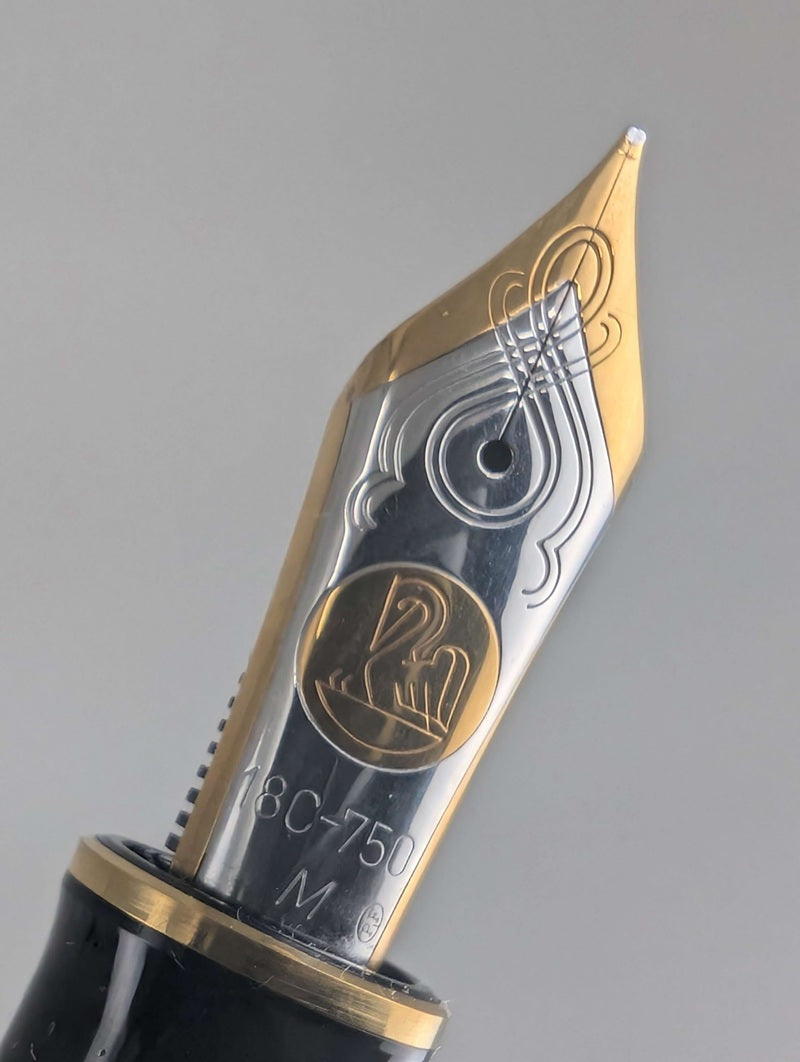 *Consignment* Pelikan M1000 Green / Black Fountain Pen 18c Gold Medium Nib