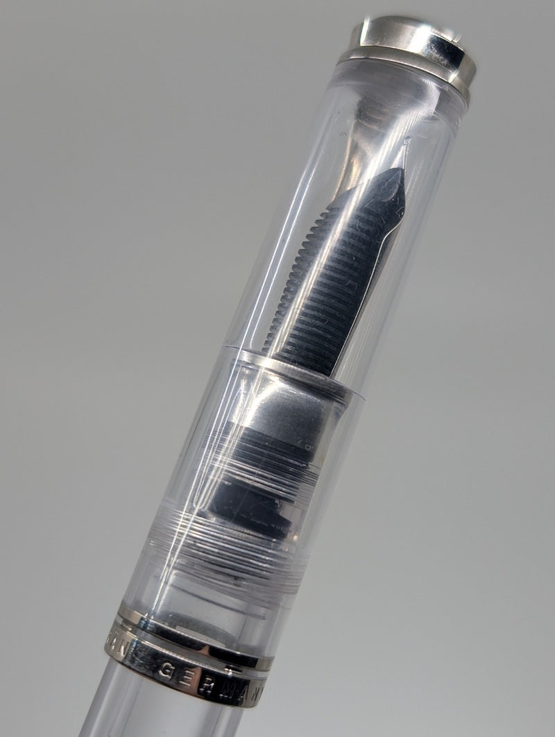 *Consignment* Pelikan M1005 Demonstrator Fountain Pen 18k Gold Fine Nib