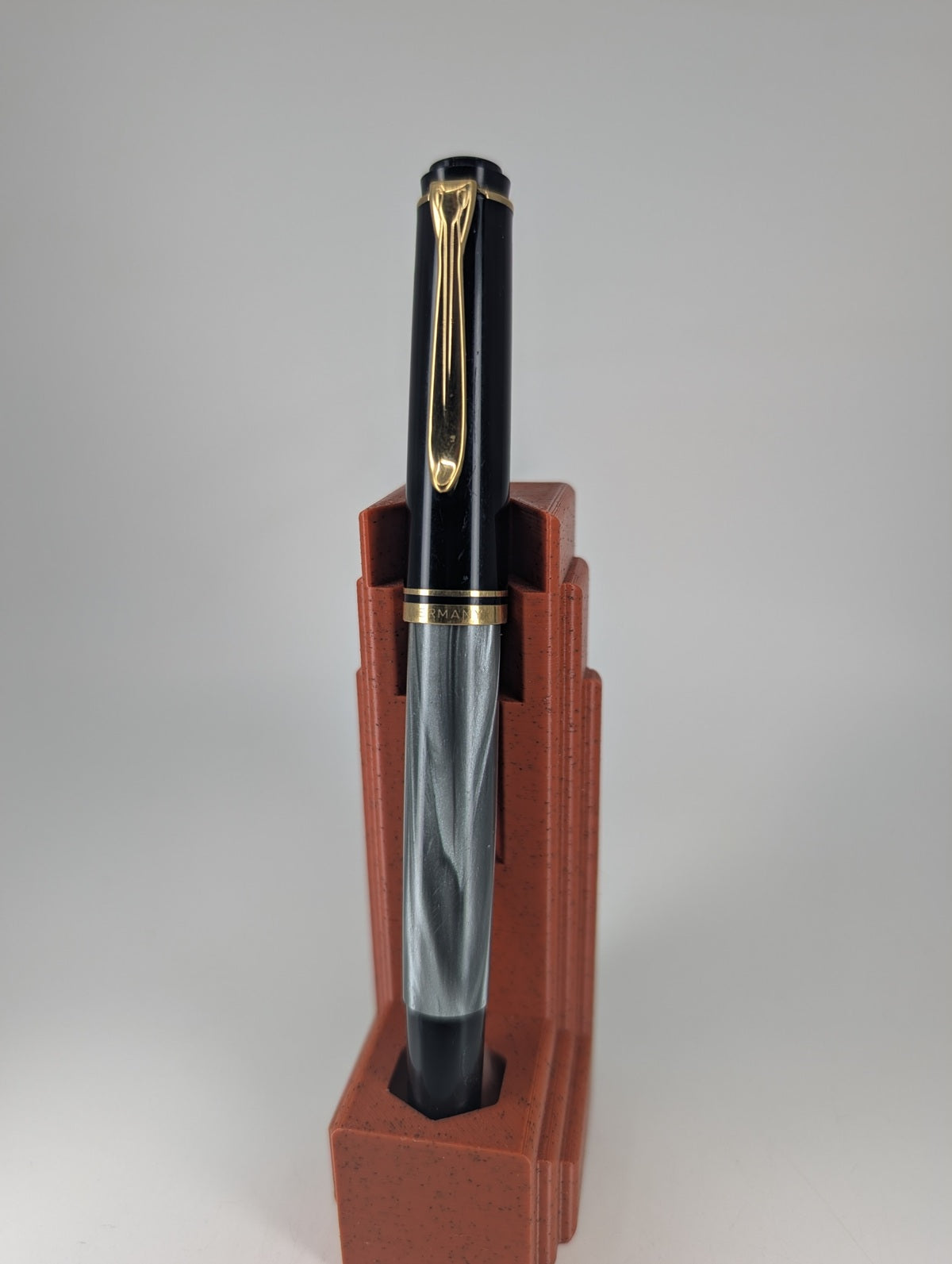 *Consignment* Pelikan M200 Grey Marble Fountain Pen Medium Nib
