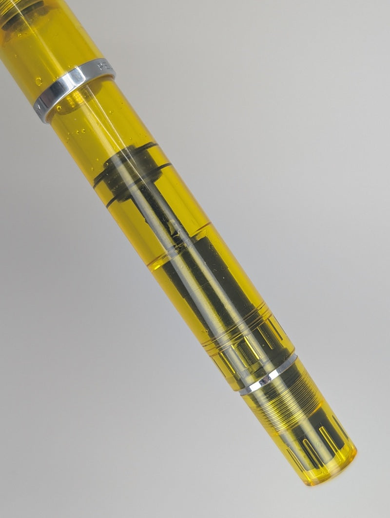 *Consignment* Pelikan M205 Highlighter Fountain Pen Steel BB Nib Pen of the Year 2021