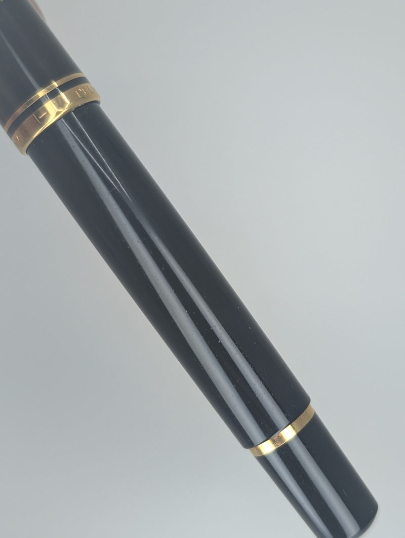 *Consignment* Vintage Pelikan M400 W. Germany Black / Gold Fountain Pen 18k Gold Medium Nib