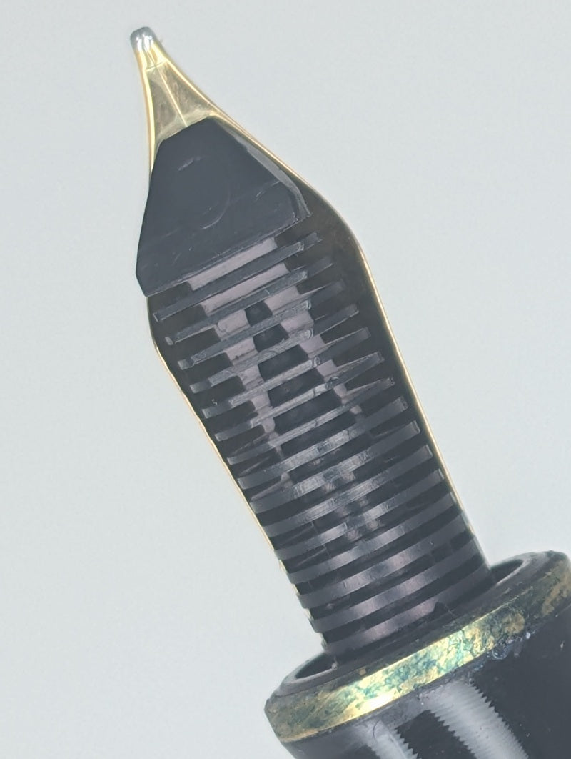 *Consignment* Vintage Pelikan M400 W. Germany Black / Gold Fountain Pen 18k Gold Medium Nib