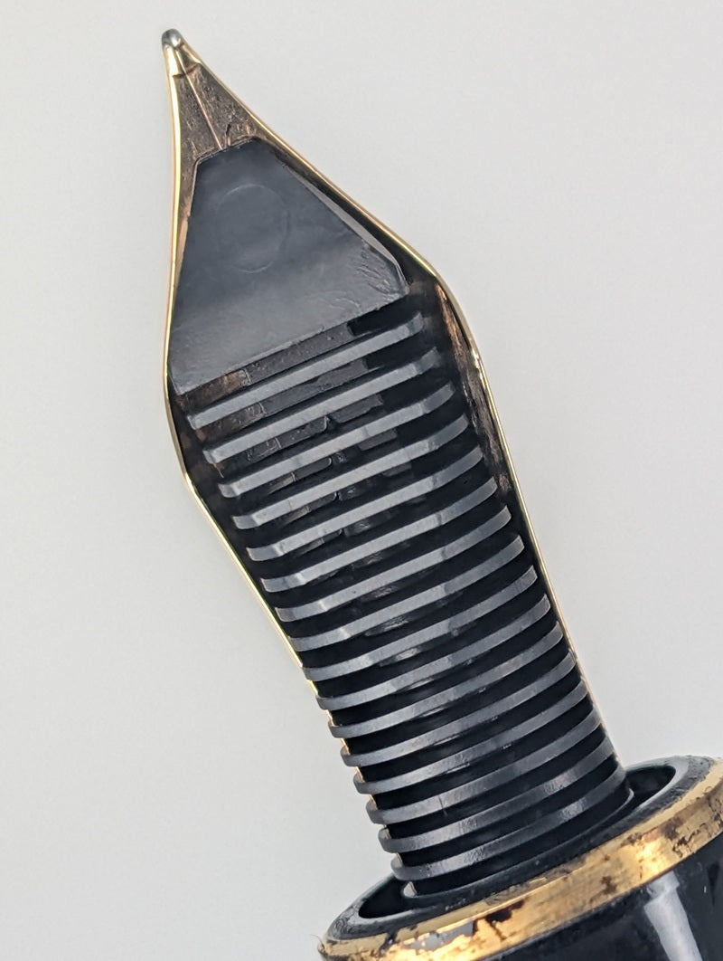 *Consignment* Pelikan M600 Black / Green Fountain Pen Fine Nib