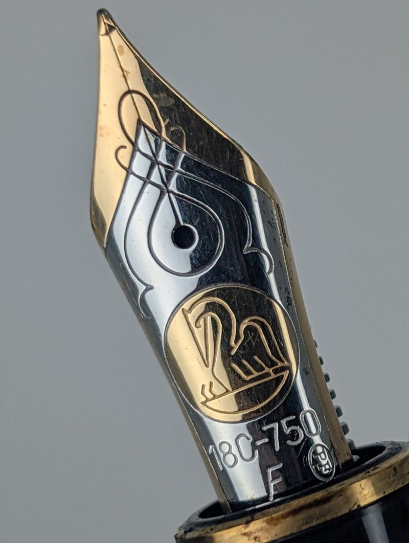 *Consignment* Pelikan M600 Black / Green Fountain Pen Fine Nib