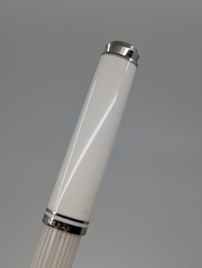*Consignment* Pelikan M605 White Stripe Fountain Pen 14k Gold Architect Medium Nib