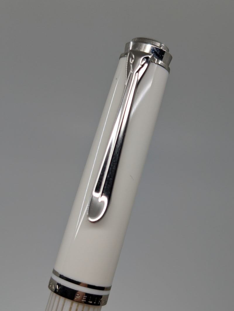 *Consignment* Pelikan M605 White Stripe Fountain Pen 14k Gold Architect Medium Nib