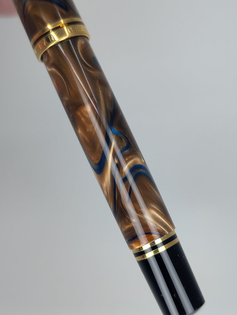 *Consignment* Pelikan M800 Grand Place Limited Edition Fountain Pen 18k Double Broad Italic Right Oblique Nib