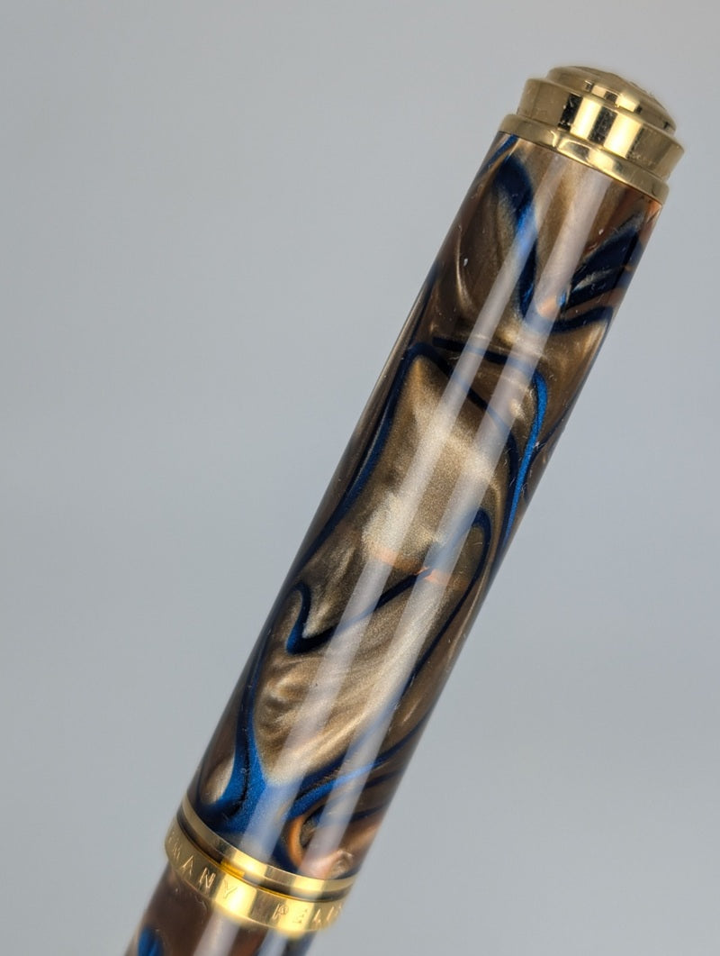 *Consignment* Pelikan M800 Grand Place Limited Edition Fountain Pen 18k Double Broad Italic Right Oblique Nib