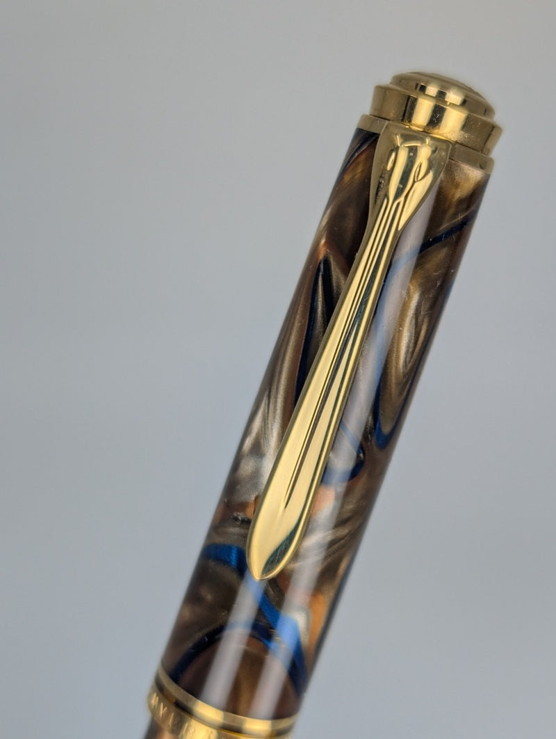 *Consignment* Pelikan M800 Grand Place Limited Edition Fountain Pen 18k Double Broad Italic Right Oblique Nib