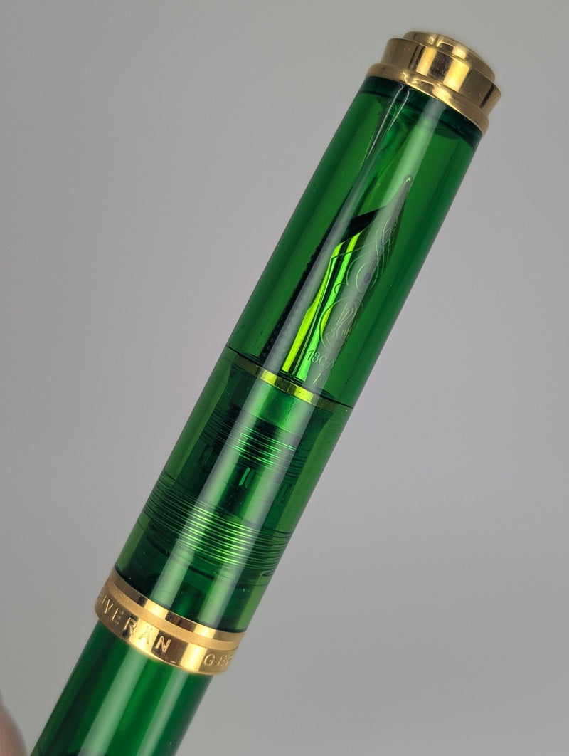 *Consignment* Pelikan M800 Green Demonstrator Fountain Pen 18k Gold Fine Nib