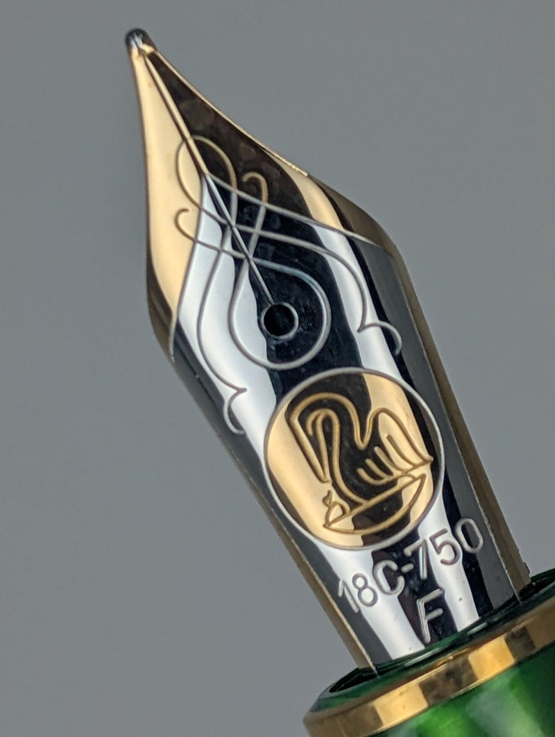 *Consignment* Pelikan M800 Green Demonstrator Fountain Pen 18k Gold Fine Nib