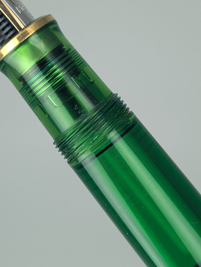 *Consignment* Pelikan M800 Green Demonstrator Fountain Pen 18k Gold Fine Nib