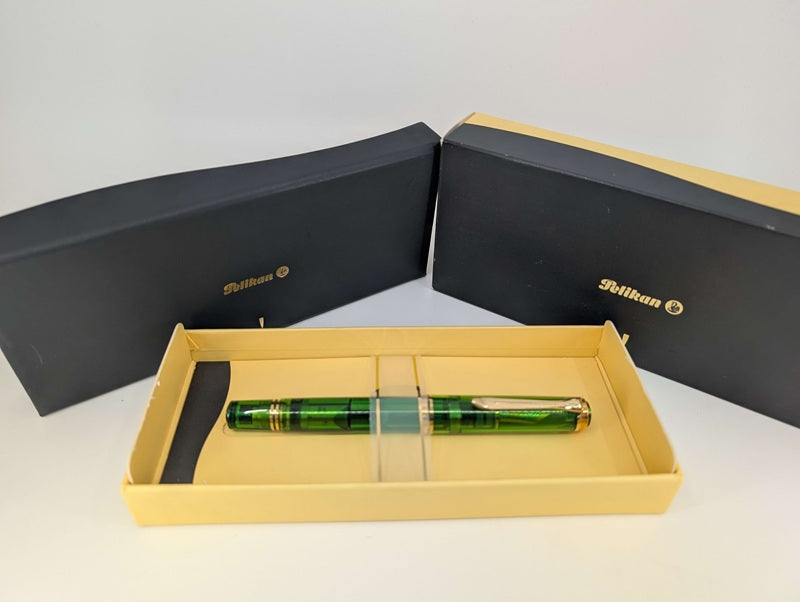 *Consignment* Pelikan M800 Transparent Green Fountain Pen 18k Gold Medium Nib
