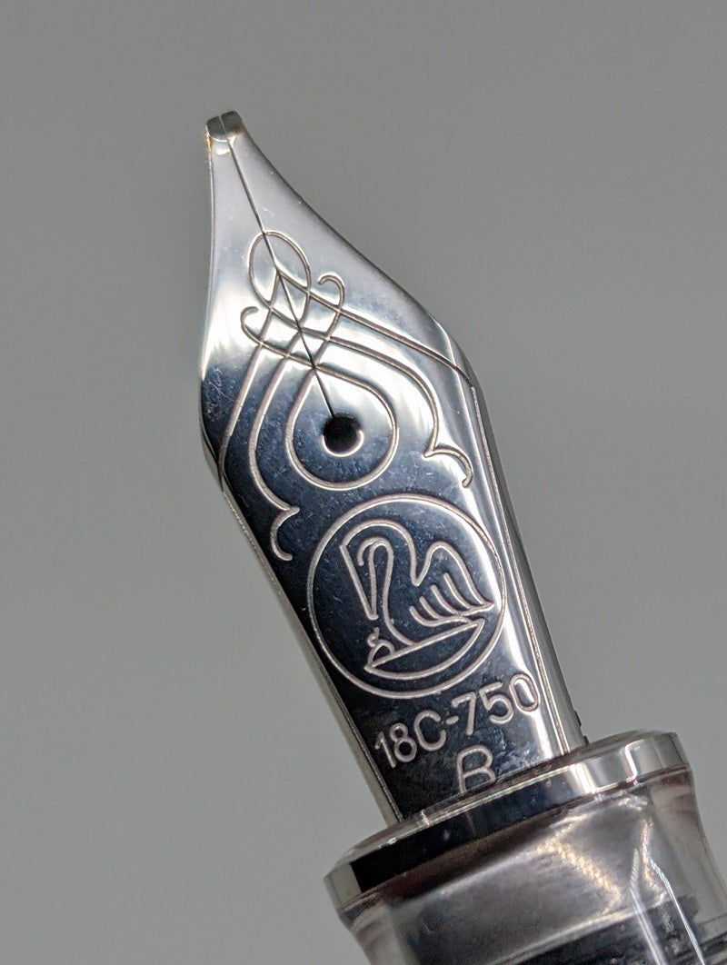 *Consignment* Pelikan M805 Demonstrator Fountain Pen 18k Gold Broad Italic Nib