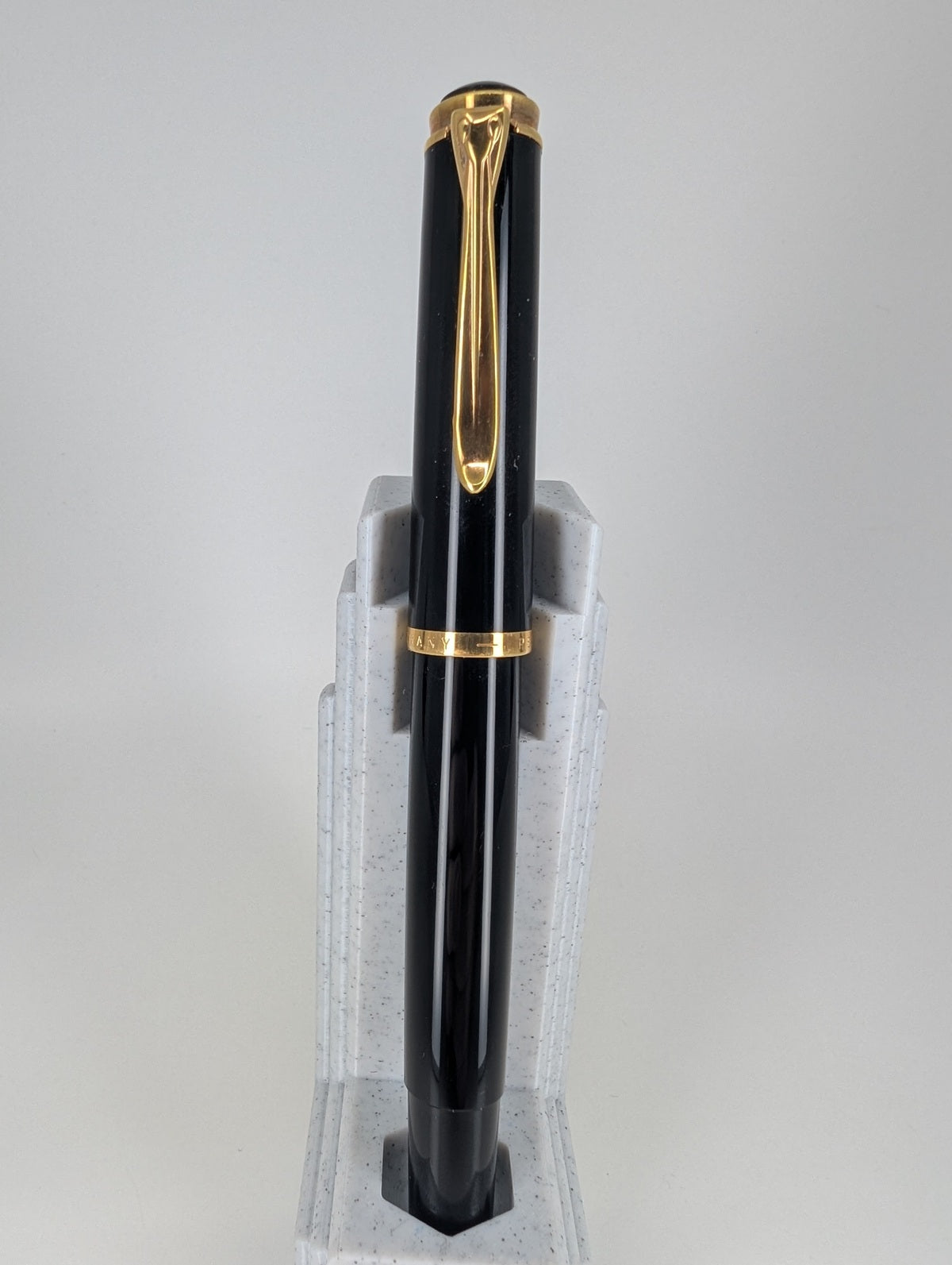 Pelikan-R400-Black-Rollerball-Pen-Standing
