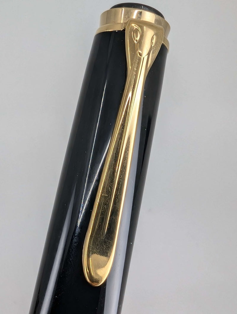 *Consignment* Pelikan R620 Grand Palace Green Rollerball Pen