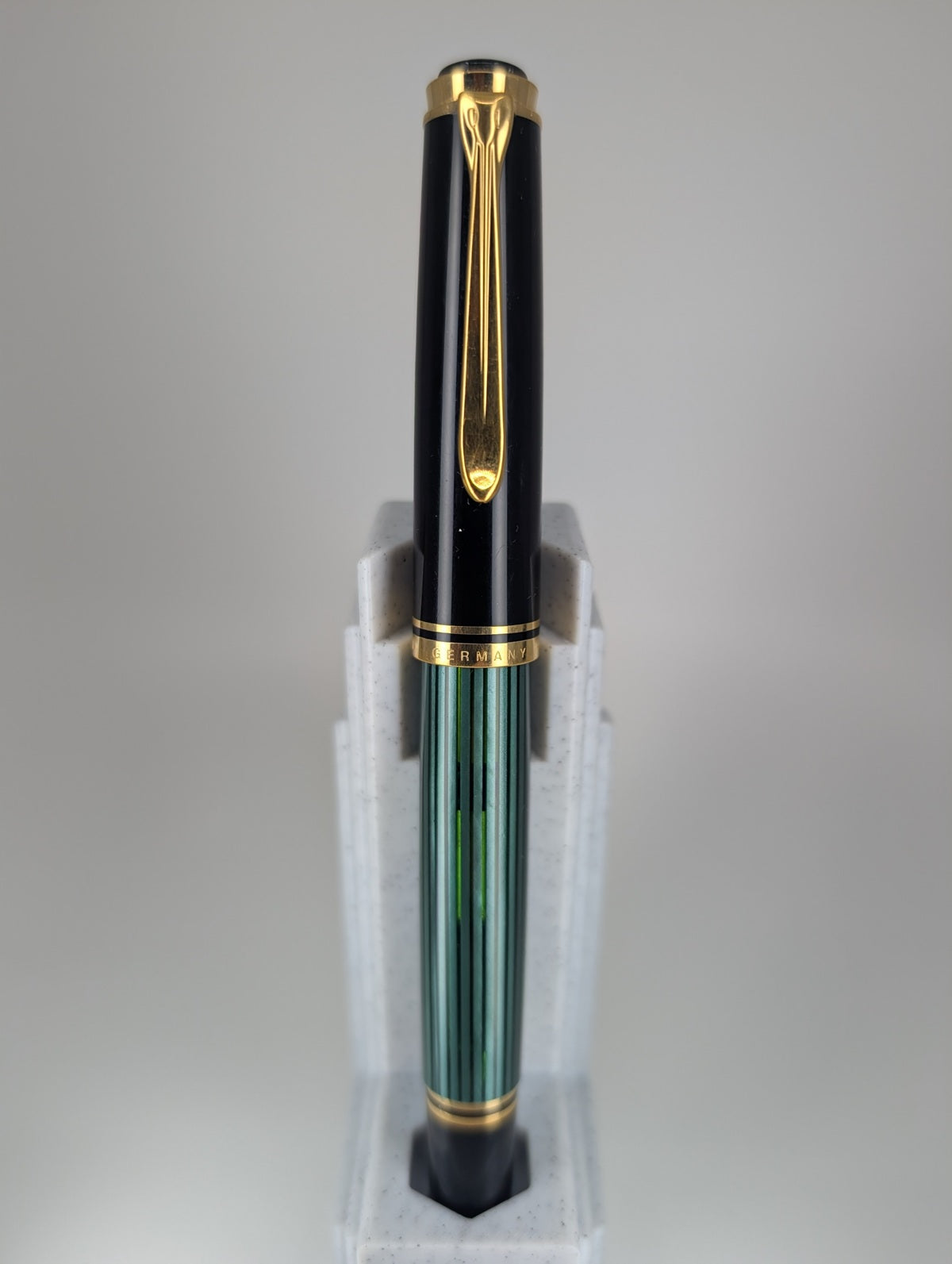 *Consignment* Pelikan Souveran R600 Black/Green Striped Rollerball Pen