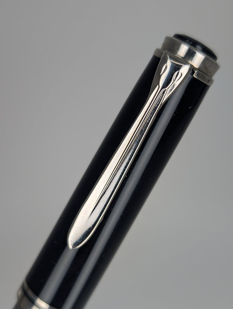 *Consignment* Pelikan Toledo Silver Fountain Pen 18k Gold Fine Nib