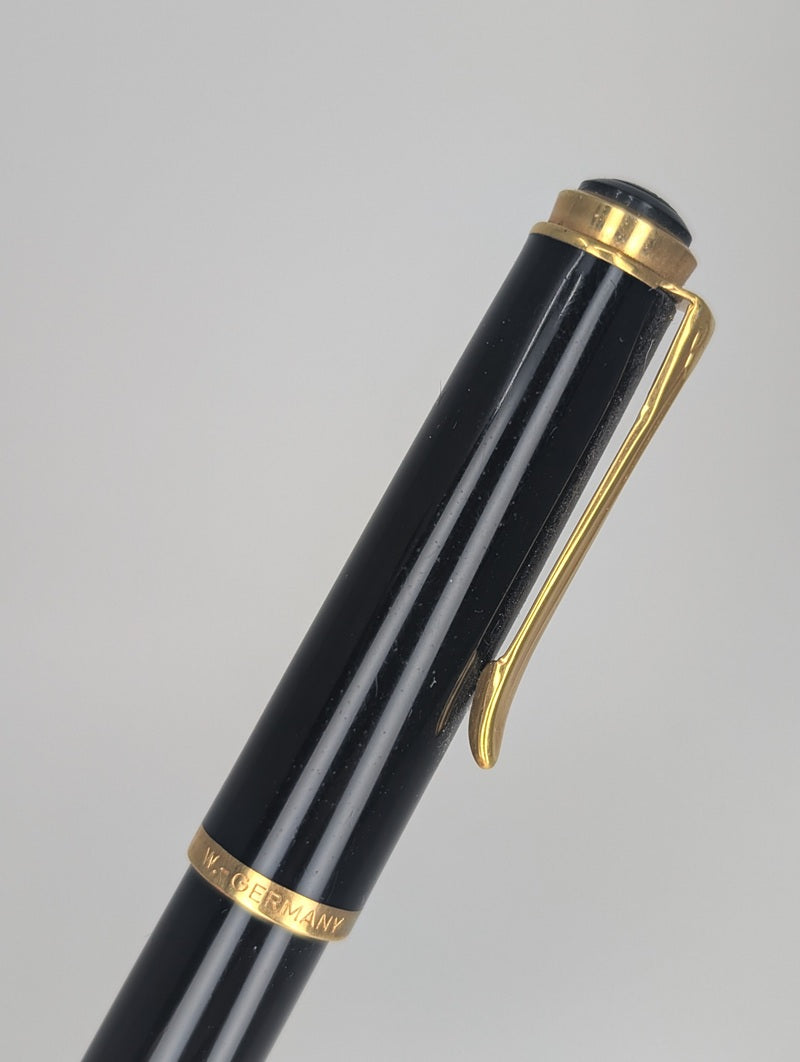 *Consignment* Vintage Pelikan R400 W. Germany Black / Gold Rollerball Pen