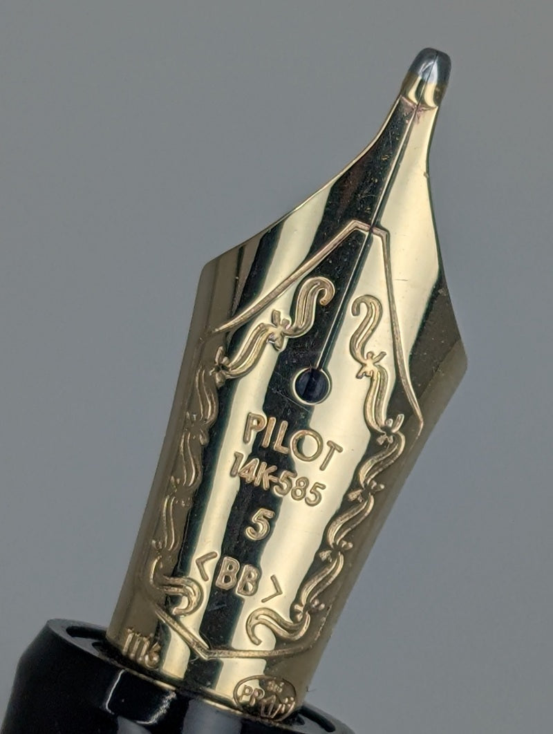 *Consignment* Pilot Custom 74 Black Fountain Pen 14k Gold Double Broad Nib