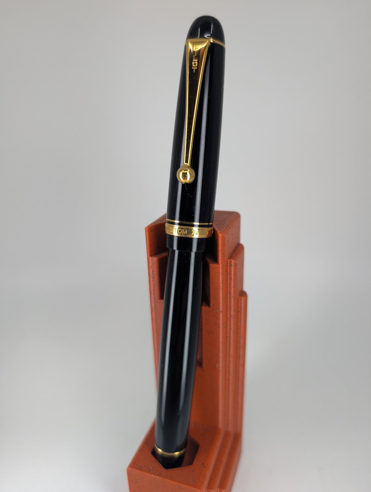 *Consignment* Pilot Custom 74 Black Fountain Pen 14k Gold Double Broad Nib