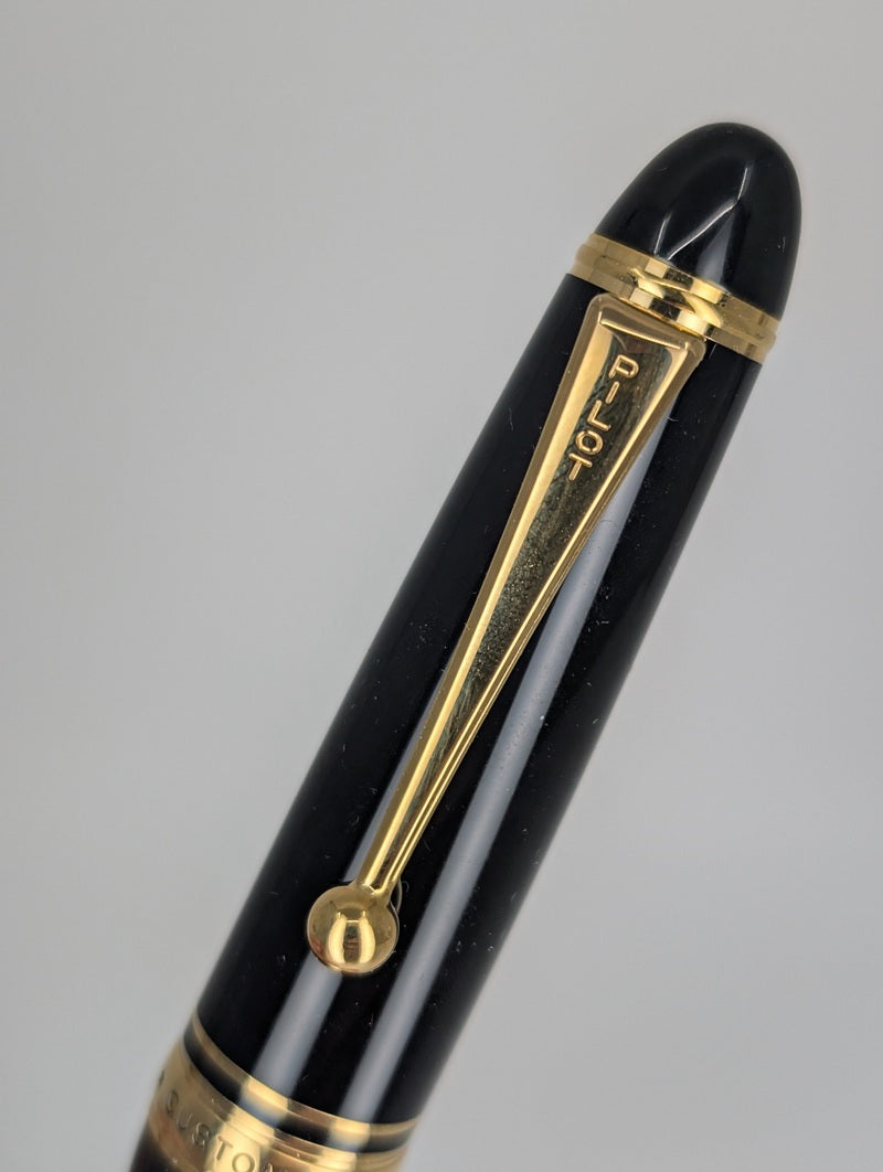 *Consignment* Pilot Custom 743 Black Fountain Pen 14k Gold Fine Nib