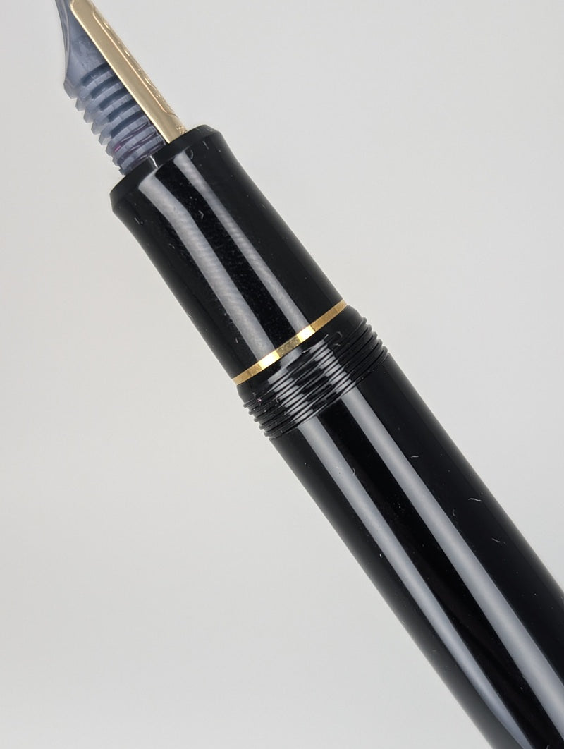 *Consignment* Pilot Custom 743 Black Fountain Pen 14k Gold Fine Nib