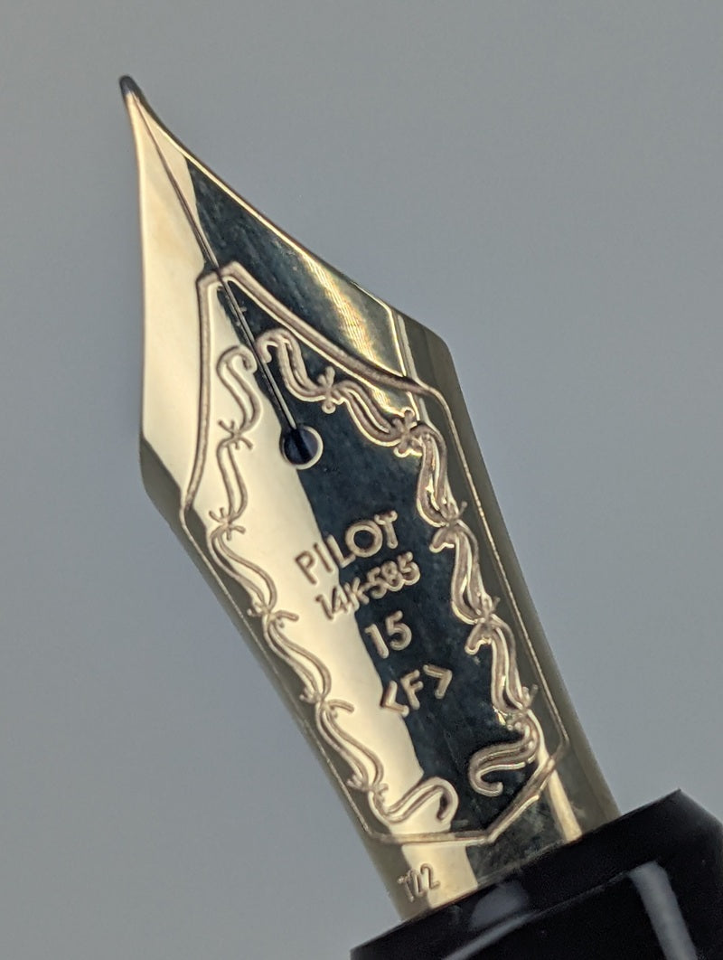 *Consignment* Pilot Custom 823 Amber Fountain Pen 14k Gold Fine Nib