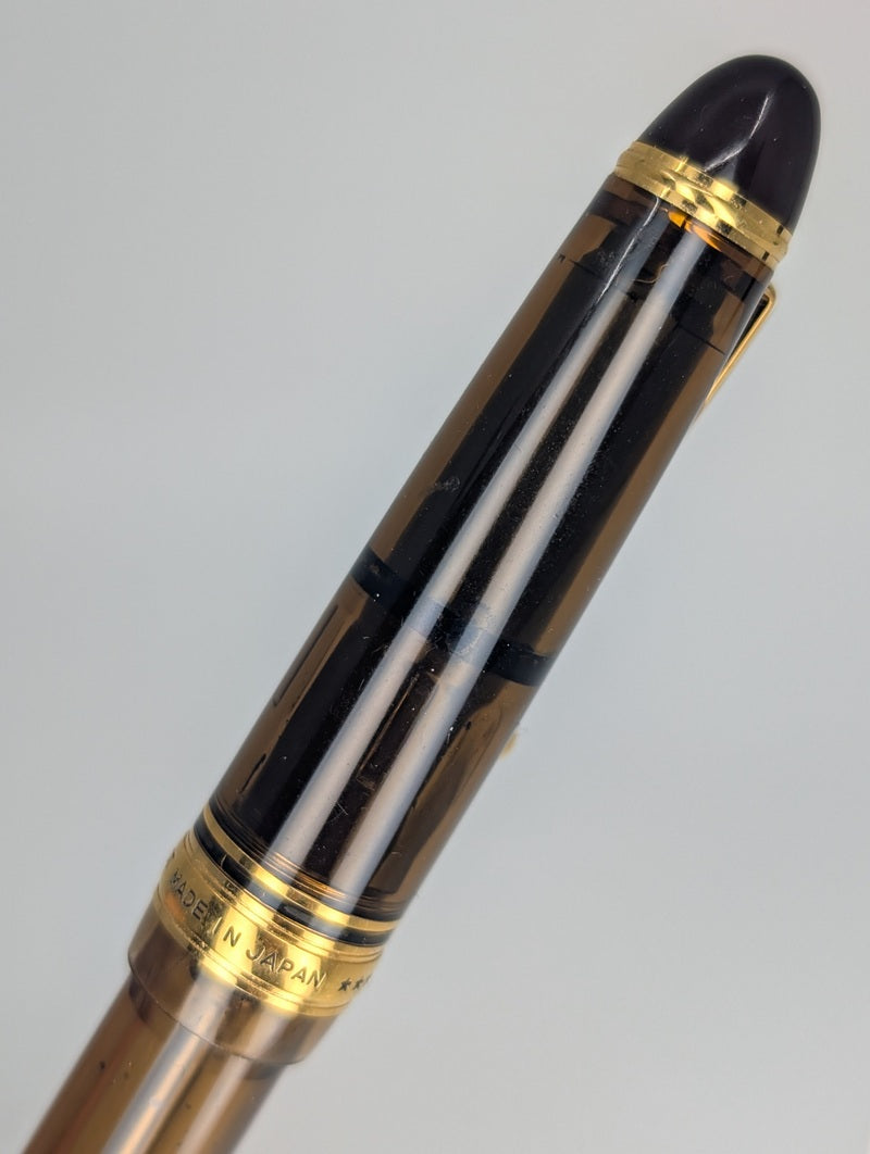 *Consignment* Pilot Custom 823 Amber Vac Fill Fountain Pen 14k Medium Nib