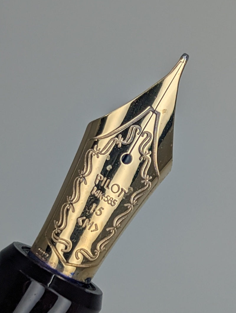 *Consignment* Pilot Custom 823 Amber Vac Fill Fountain Pen 14k Medium Nib