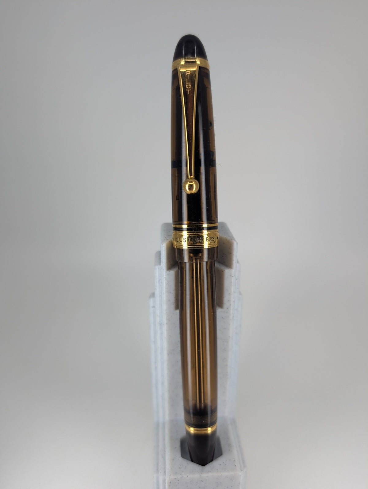 *Consignment* Pilot Custom 823 Amber Vac Fill Fountain Pen 14k Medium Nib